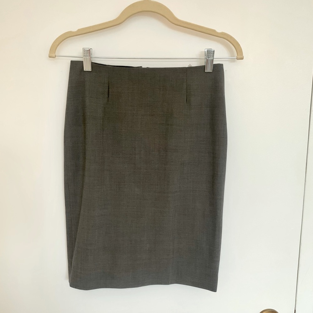 Crisp pencil skirt